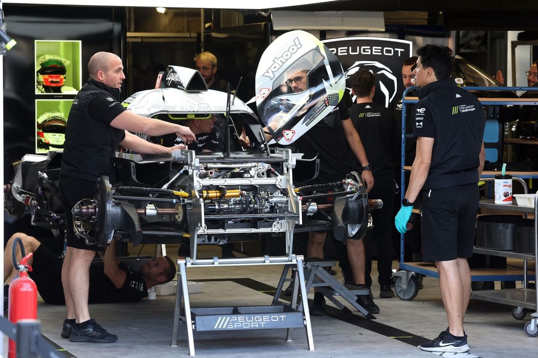 #94 Peugeot Totalenergies Peugeot 9x8