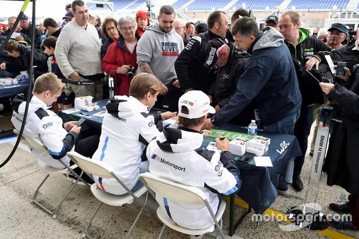 Preparação da BMW para as 24 horas de Le Mans