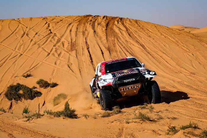 #200 Toyota Gazoo Racing Toyota: Nasser Al-Attiyah, Mathieu Baumel