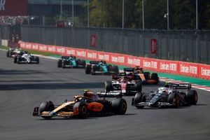 Lando Norris, McLaren MCL36, Yuki Tsunoda, AlphaTauri AT03, Zhou Guanyu, Alfa Romeo C42, Daniel Ricciardo, McLaren MCL36