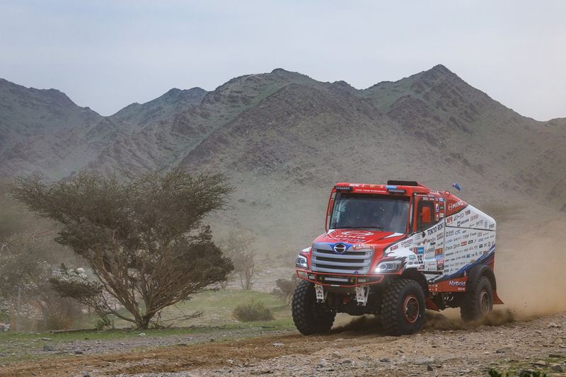 #519 Hino Team Sugawara: Teruhito Sugawara, Hirokazu Somemiya, Yuji Mochizuki