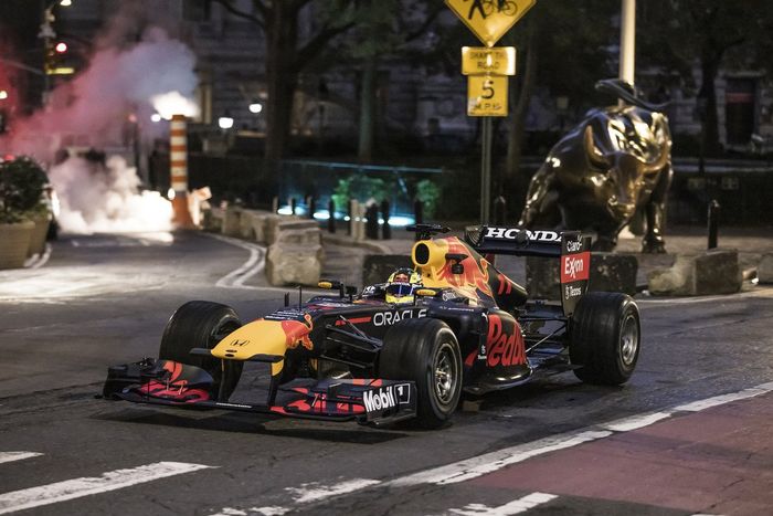 El RB7 de Red Bull Racing en la ciudad de Nueva York
