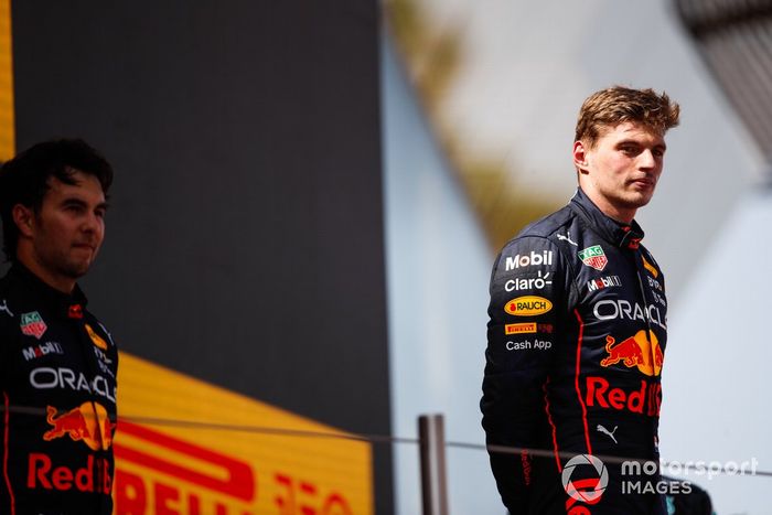 Podio: segundo lugar Sergio Pérez, Red Bull Racing, ganador Max Verstappen, Red Bull Racing Racing