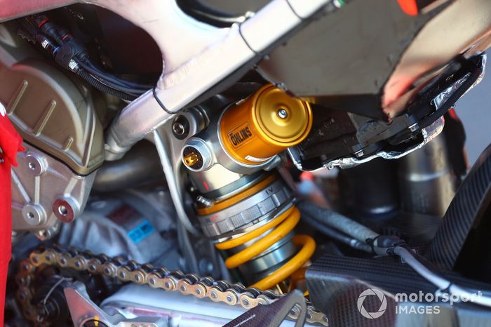 Ohlins choca con la Ducati Panigale