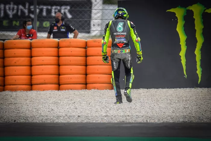 Caída de Valentino Rossi, Petronas Yamaha SRT