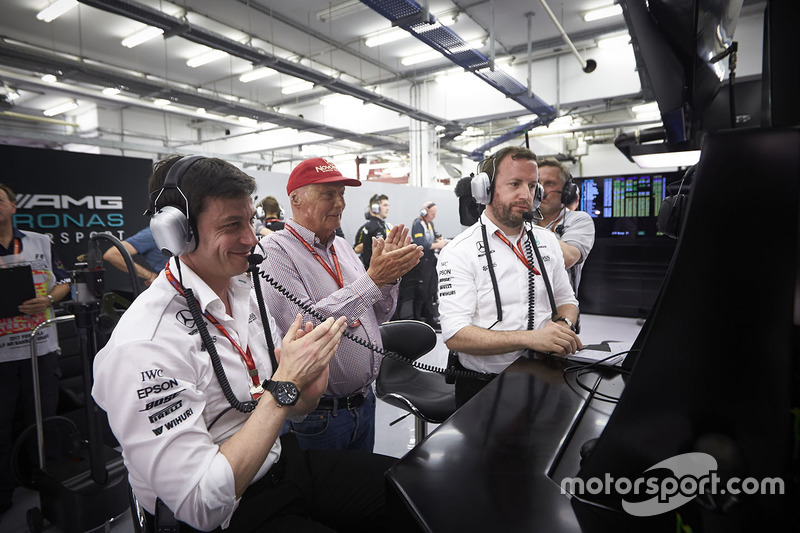 Toto Wolff, Mercedes AMG, y Niki Lauda