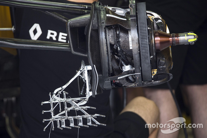 Renault Sport F1 Team RS17 ront brake and wheel hub and sensor detail