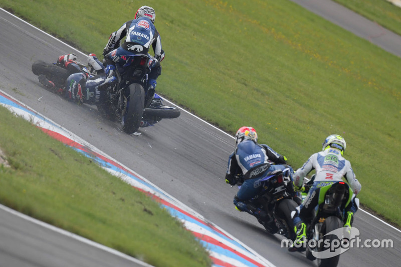 Düşen Federico Caricasulo, GRT Yamaha Official WorldSSP Team, Lucas Mahias, GRT Yamaha Official WorldSSP Team
