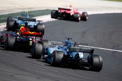 Kimi Raikkonen, Ferrari SF70H, Valtteri Bottas, Mercedes AMG F1 W08, Max Verstappen, Red Bull Racing RB13 and Lewis Hamilton, Mercedes AMG F1 W08