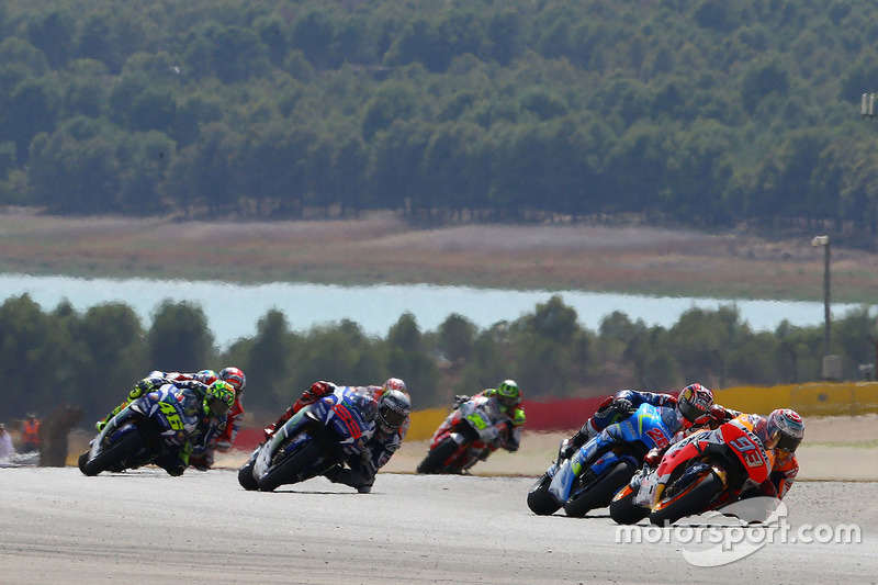 ... Marquez übernimmt nach kurzer Führung von Maverick Vinales das Zepter