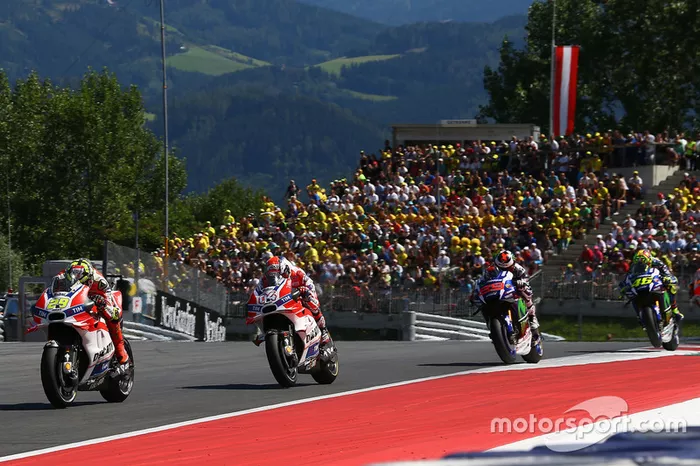 Andrea Iannone, Andrea Dovizioso, Jorge Lorenzo y Valentino Rossi