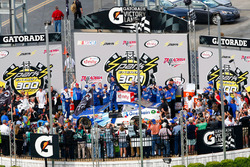 Elliott Sadler, JR Motorsports Chevrolet race winner