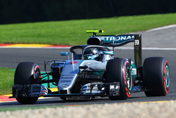 Nico Rosberg, Mercedes AMG F1 W07 Hybrid mit dem Halo Cockpitschutz