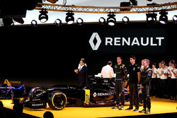 Frederic Vasseur, racing director Renault Sport Racing F1 team with Carlos Ghosn, Renault President,