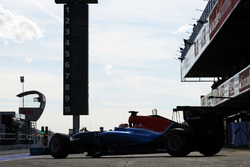 Rio Haryanto, Manor Racing MRT05 deja los pits