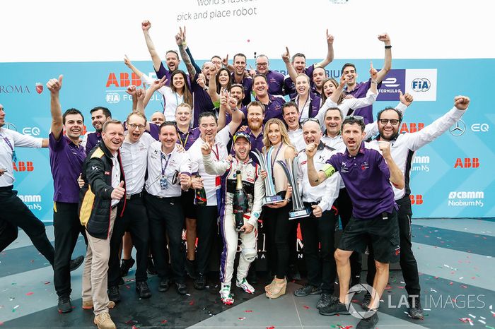 Ganador de la carrera Sam Bird, DS Virgin Racing