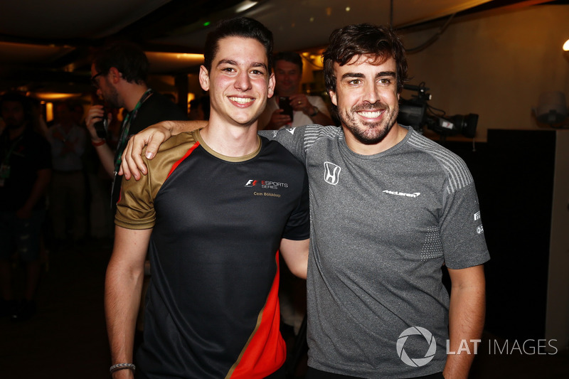 Cem Bolukbasi, Fernando Alonso, McLaren lors du F1 Esports