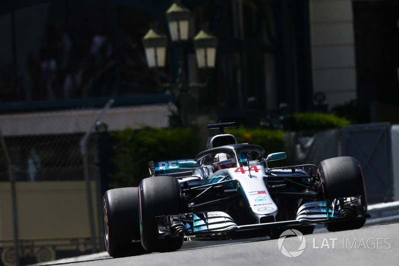 3: Льюис Хэмилтон, Mercedes AMG F1 W09 – 1:11.232