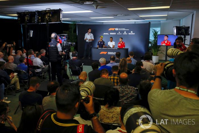A wide view of the Thursday drivers Press Conference featuring Daniel Ricciardo, Red Bull Racing, Lewis Hamilton, Mercedes AMG F1, and Sebastian Vettel, Ferrari