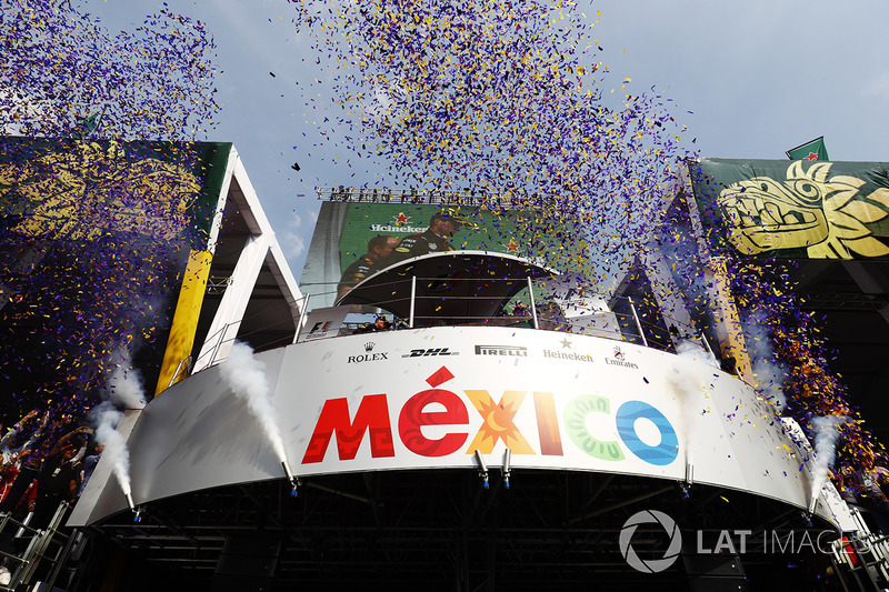 Podium: race winner Max Verstappen, Red Bull Racing, second place Valtteri Bottas, Mercedes AMG F1, 