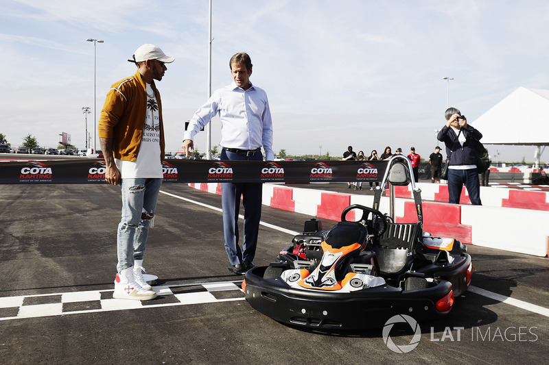 Lewis Hamilton, Mercedes AMG F1, inaugure la piste de karting