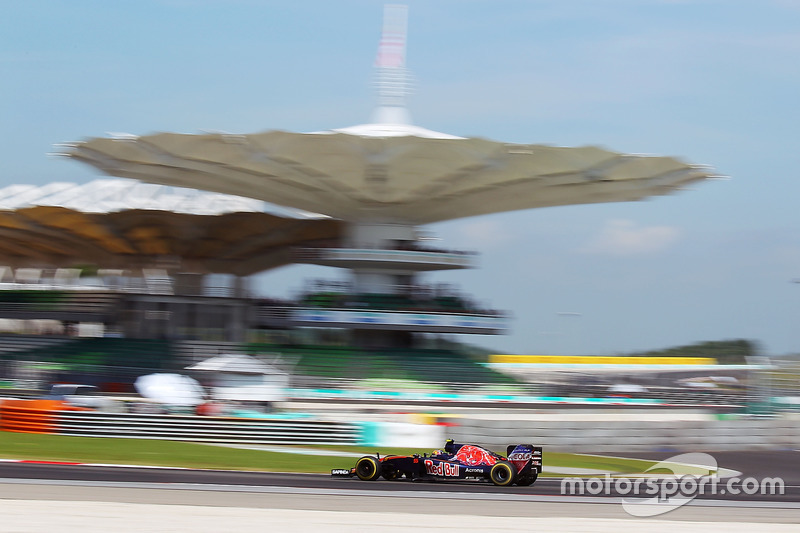 Carlos Sainz Jr, Scuderia Toro Rosso STR11