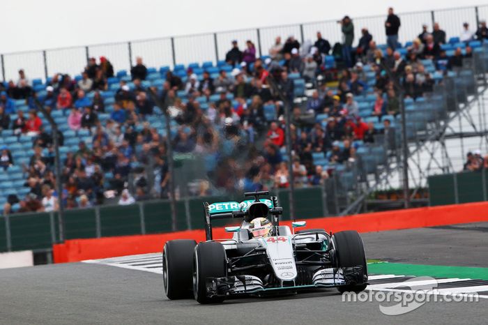 Lewis Hamilton, Mercedes AMG F1 W07 Hybrid