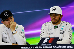 (L to R): Nico Rosberg, Mercedes AMG F1 and Lewis Hamilton, Mercedes AMG F1 in the FIA Press Confere