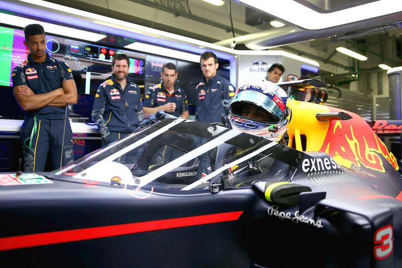 Daniel Ricciardo, Red Bull Racing RB12 con el aeroscreen