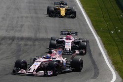 Sergio Perez, Sahara Force India F1 VJM10, Esteban Ocon, Sahara Force India F1 VJM10, Nico Hulkenber