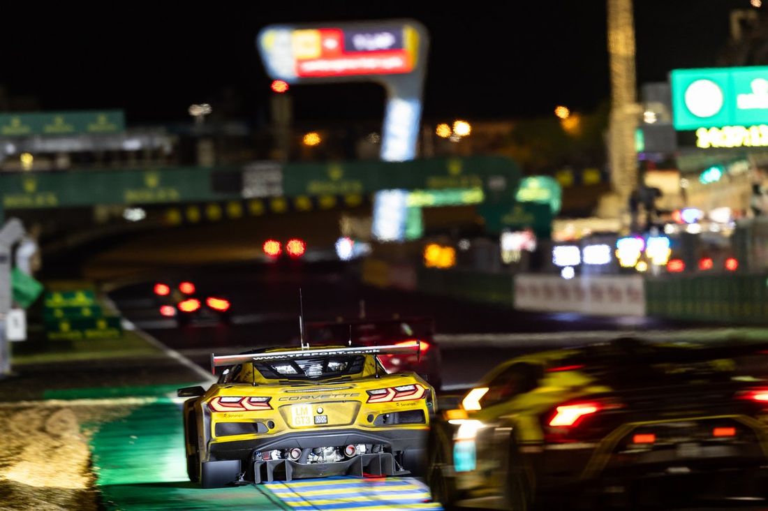 #81 TF Sport Corvette Z06 LMGT3R: Tom Van Rompuy, Rui Andrade, Charlie Eastwood