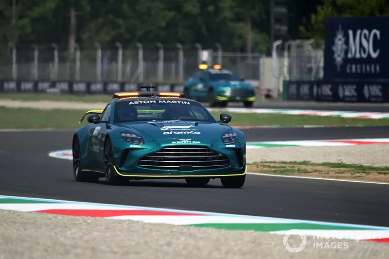 La voiture de sécurité Aston Martin Vantage