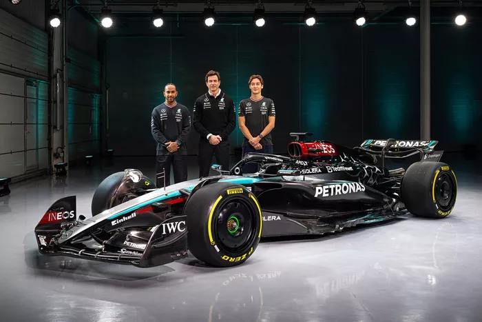 Lewis Hamilton, Mercedes, George Russell, Mercedes, Toto Wolff, Team Principal e CEO, Mercedes-AMG
