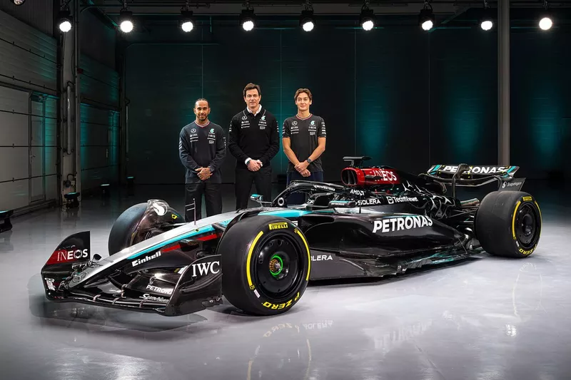 Lewis Hamilton, Mercedes, George Russell, Mercedes, Toto Wolff, Team Principal et CEO, Mercedes-AMG
