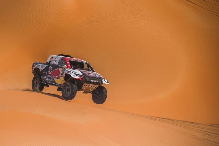 #200 Toyota Gazoo Racing Toyota: Nasser Al-Attiyah, Mathieu Baumel