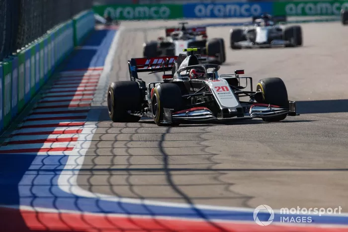 Kevin Magnussen, Haas VF-20, Romain Grosjean, Haas VF-20