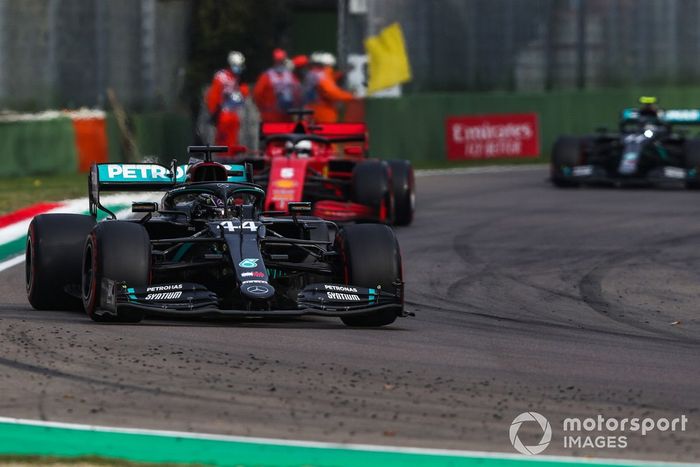 Lewis Hamilton, Mercedes F1 W11, Sebastian Vettel, Ferrari SF1000