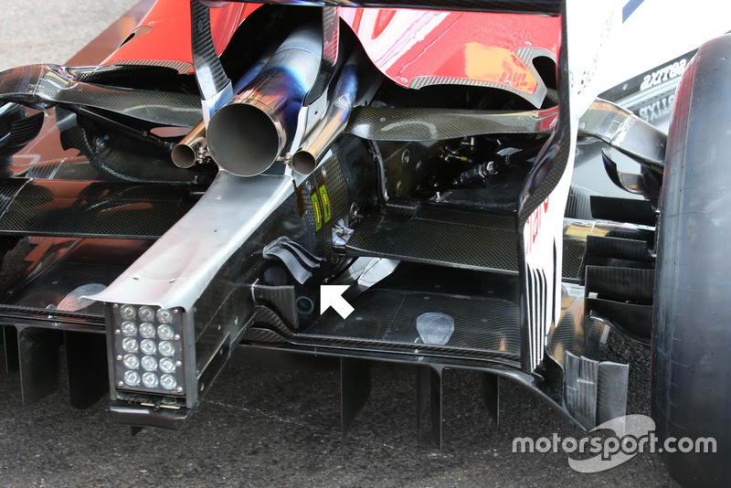 Sauber C37, hátsó szárnyelemek