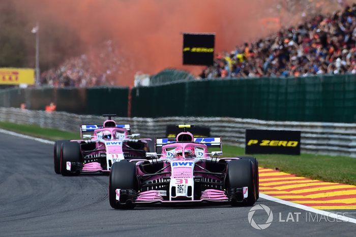 Esteban Ocon, Racing Point Force India VJM11 y Sergio Perez, Racing Point Force India VJM11