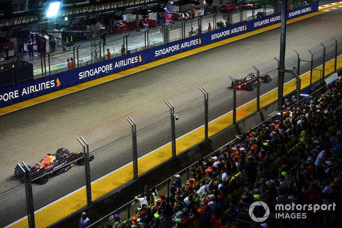 Lando Norris, McLaren MCL36, Max Verstappen, Red Bull Racing RB18