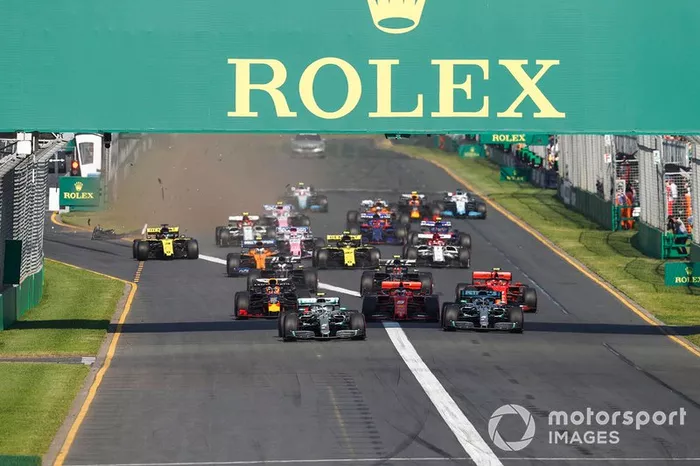Valtteri Bottas, Mercedes AMG W10, Lewis Hamilton, Mercedes AMG F1 W10, Sebastian Vettel, Ferrari SF90, Charles Leclerc, Ferrari SF90, Max Verstappen, Red Bull Racing RB15, Daniel Ricciardo, Renault F1 Team R.S.19, con daño en el alerón