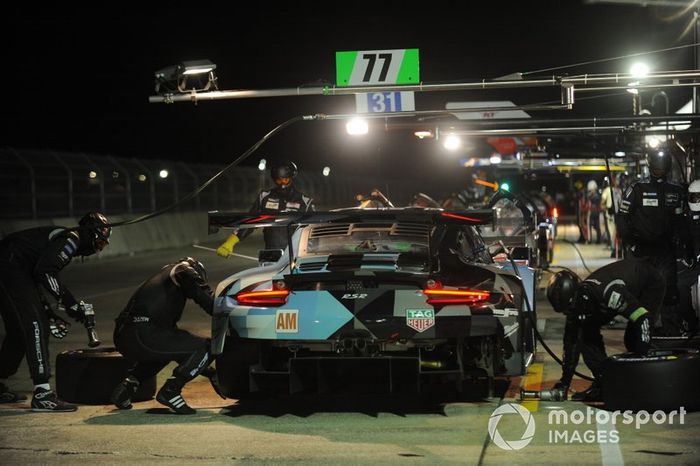 #77 Dempsey Proton Competition Porsche 911 RSR: Julien Andlauer, Matt Campbell 