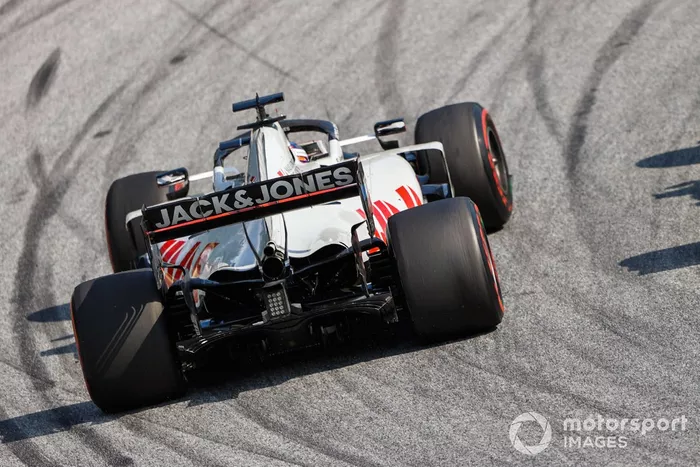Antonio Giovinazzi, Alfa Romeo Racing C39, Romain Grosjean, Haas VF-20