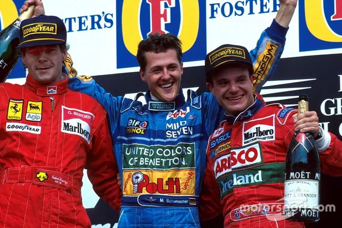 Podio: Gerhard Berger, Ferrari segundo; Michael Schumacher, Benetton ganador; Rubens Barrichello, Jordan tercero