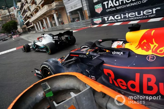El toque entre Max Verstappen y Lewis Hamilton