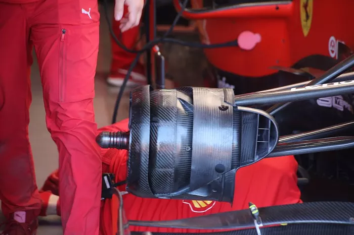 Detalle del freno delantero Ferrari SF90