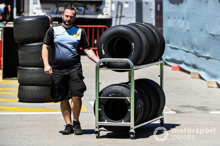Pirelli test tyres in the pits