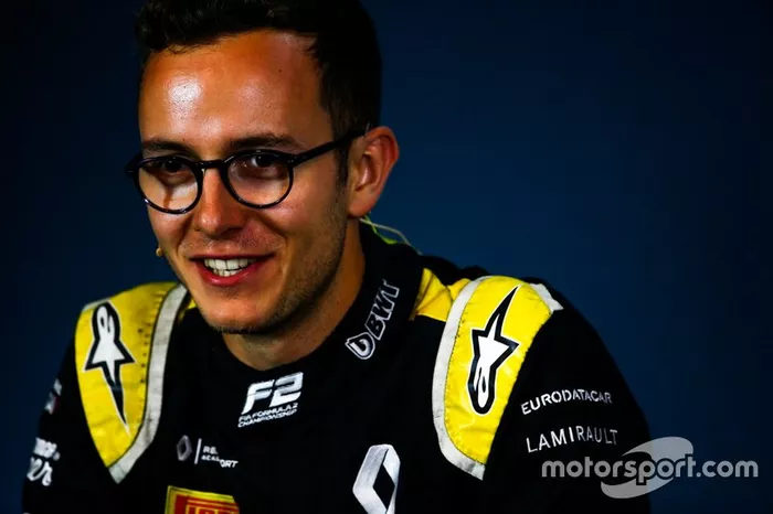 Hubert era piloto do programa de talentos da Renault.