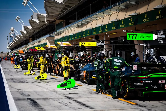 Bahrain international Circuit pitlane atmosphere