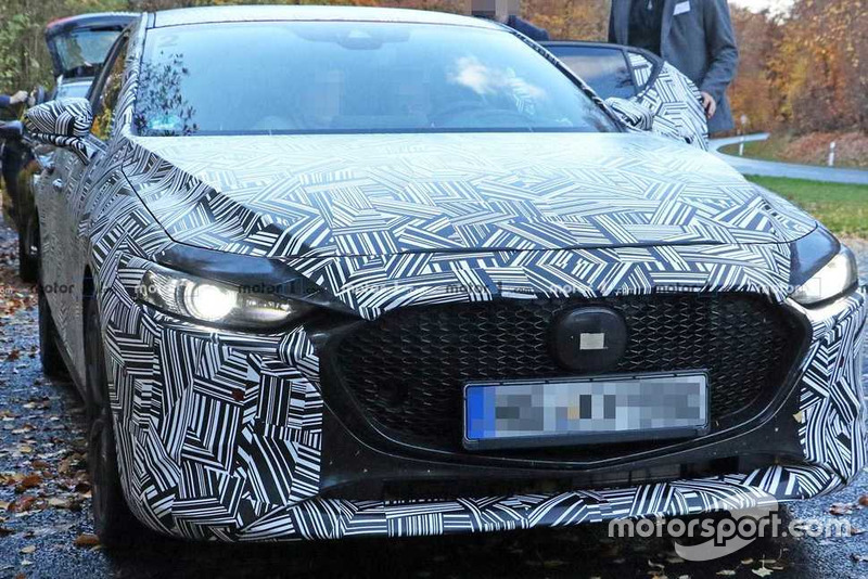 Шпигунські фото нової Mazda3